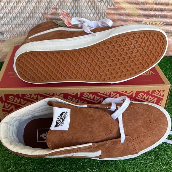 Vans Men’s Sk8-Hi
Pig Suede Tortoise Shell
VN0A7Q5N1RE
Sneakers - Picture 4 of 16